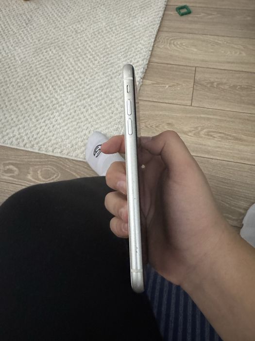 Айфон 11 белый  идеальное состояние