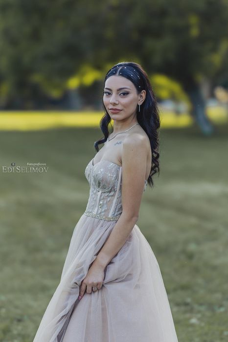 Бална рокля като чисто нова