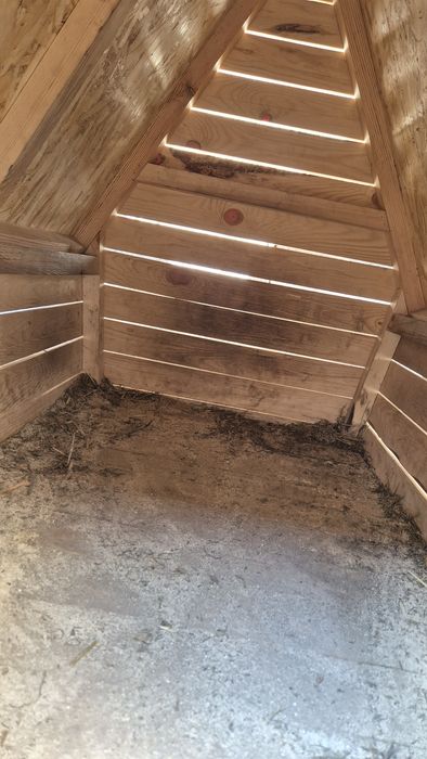 Продам большую будку для собак