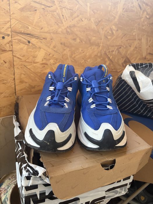 Nike zoom vomero 5 blue and white