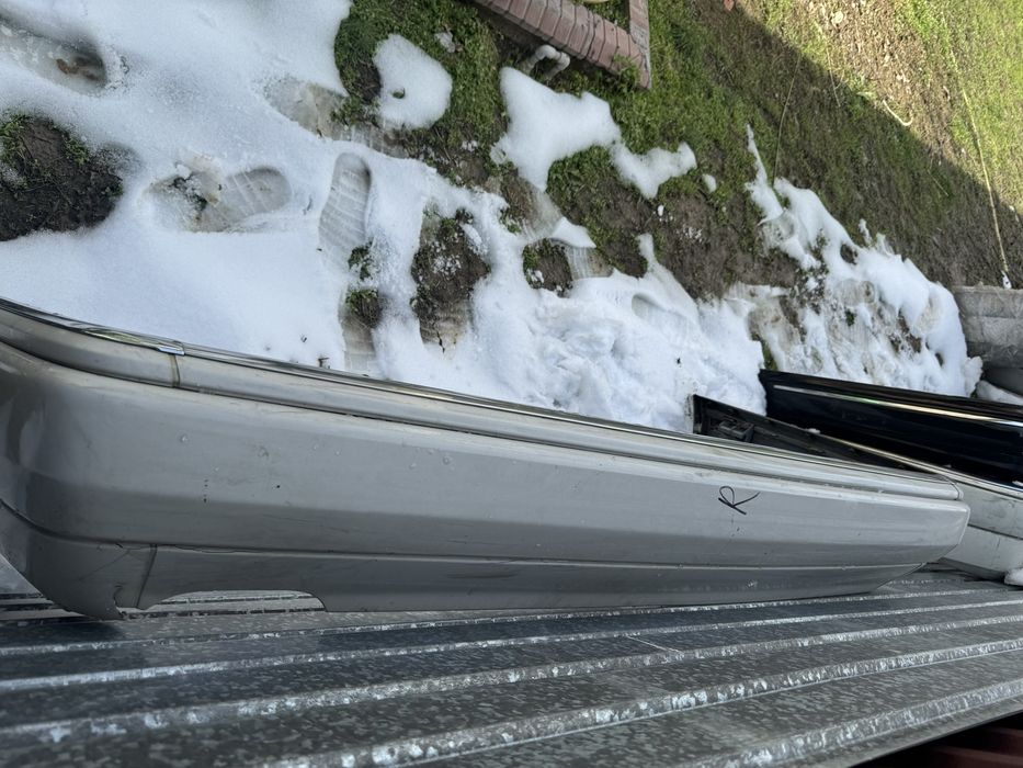 Задний бампер Мерседес w124 ешка