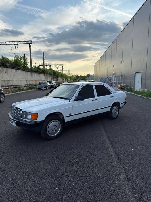 Mercedes 190E ( 1988 )