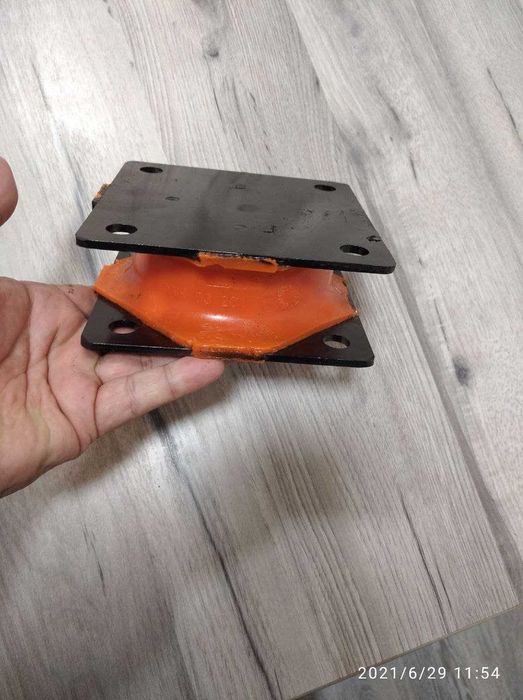 Подушка Выброкаток XCMG