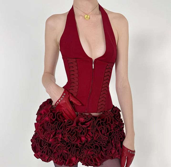 Красный топ с завязками