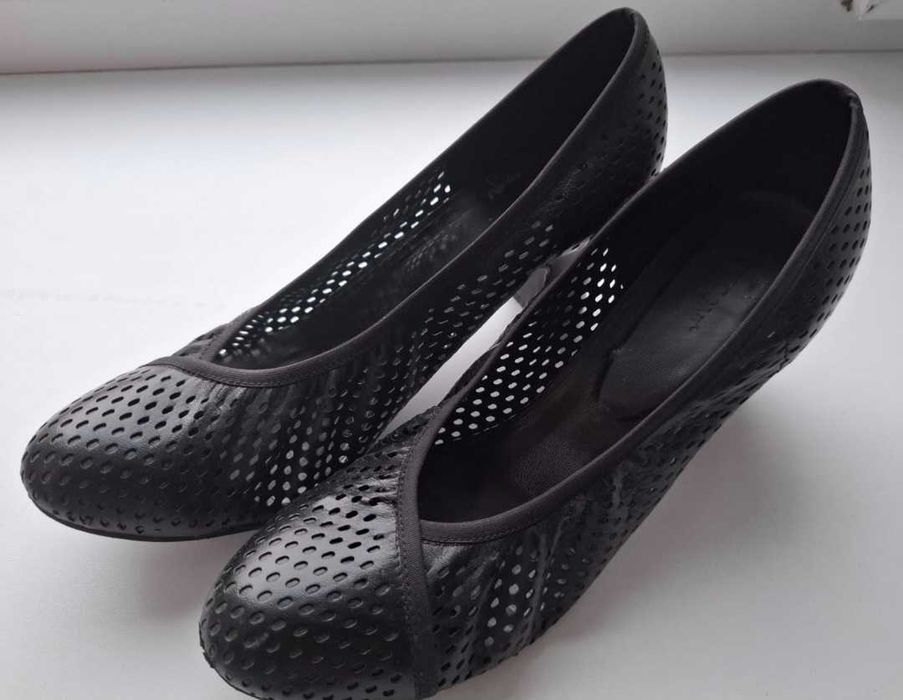 Продам женские туфли