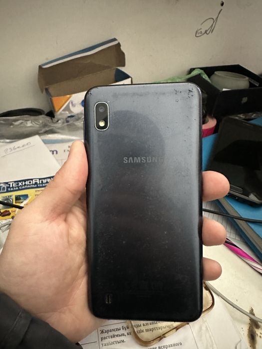 Самсунг А10 телефон