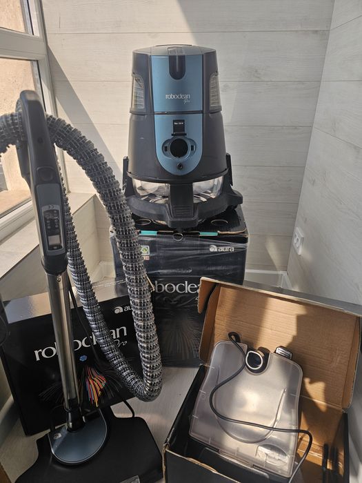 Продаётся пылесос Aura roboclean Splus Pro синий!