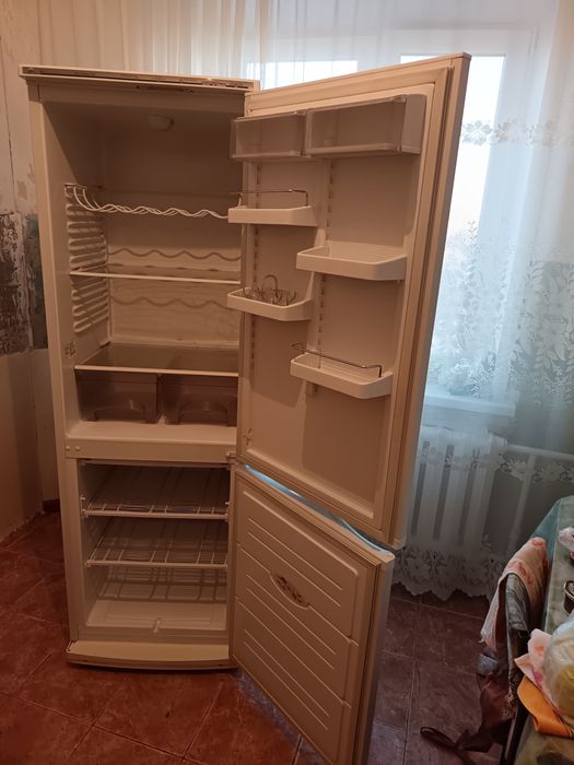 Продам холодильник Атлант