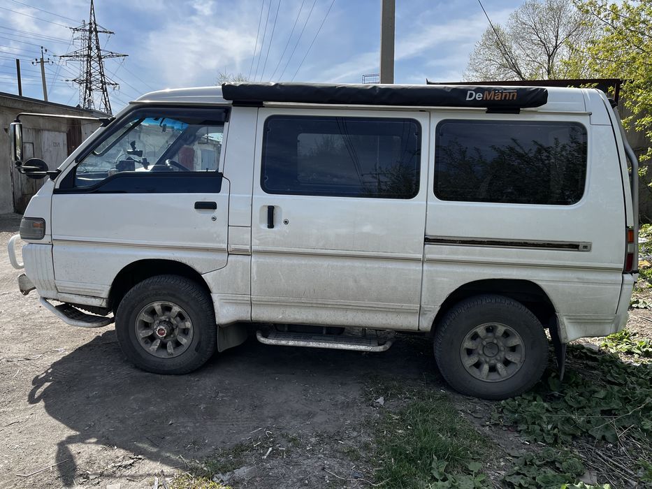 Митсубиси Делика 4д56