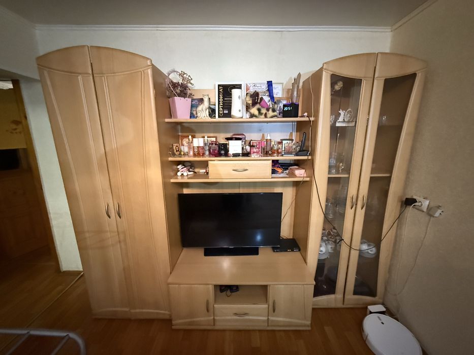 Продам стенку зальную