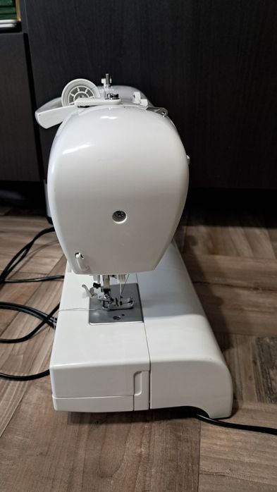Mașină de cusut SINGER