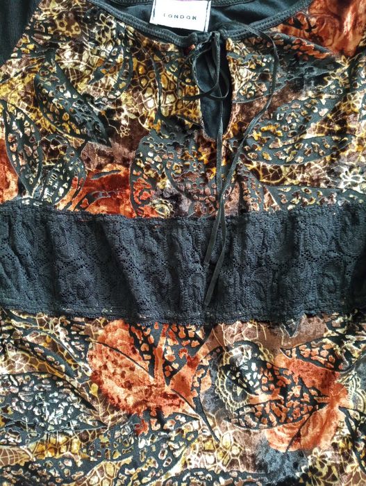 Bluza cu maneci evazate din plasa