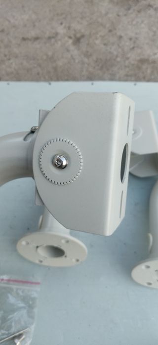 Крепление камеры наблюдения