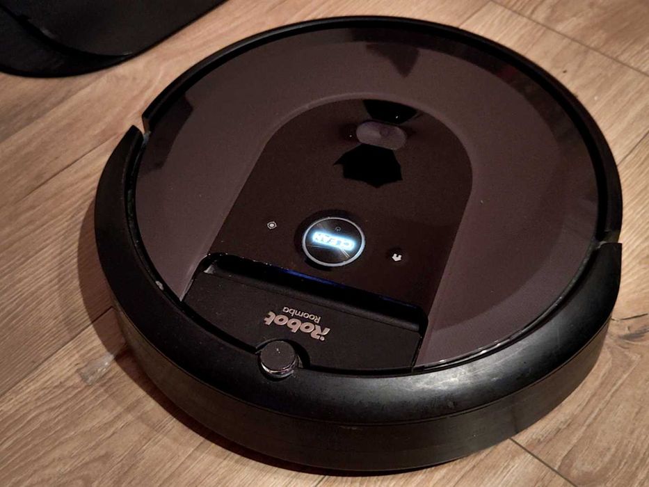 Прахосмукачка iRobot Roomba i7+
