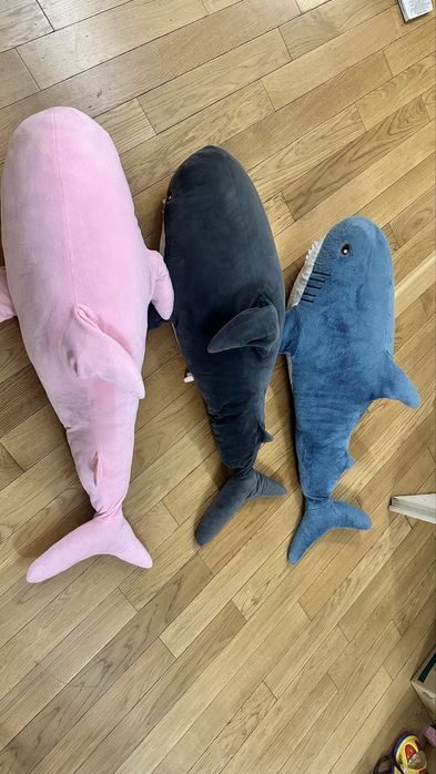 Продам 3 больших акул