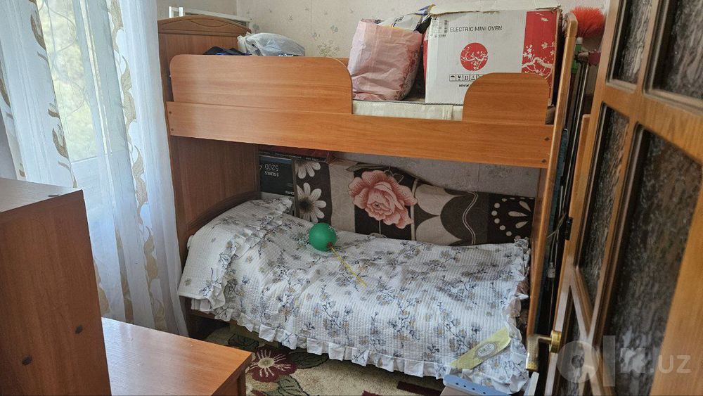 Srochni kvartira sotiladi.Учтепа тумани 12 кварталда срочни квартира с