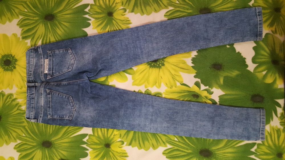 Джинсы и джинсовая курточка на девочку