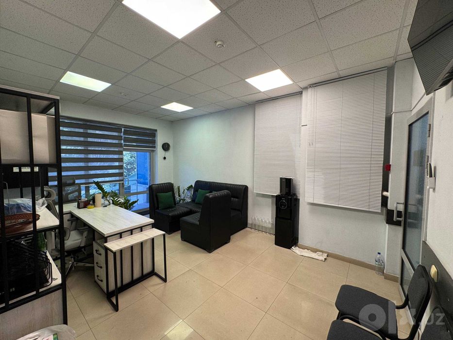 Офисы 20, 48, 52 и 62 м² | БЦ у метро Бадамзар | Своя парковка