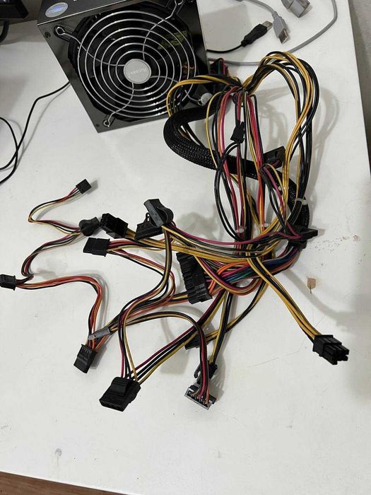 Блок питания HUNTKEY 700W