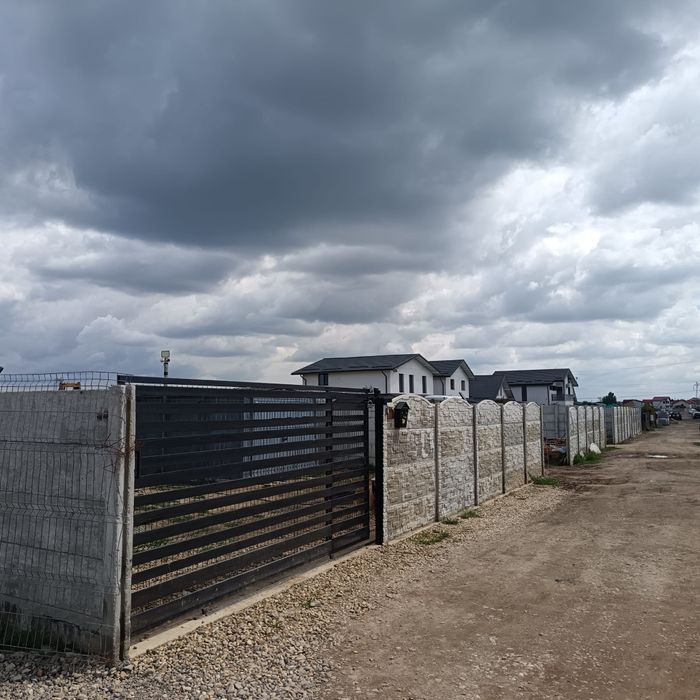 Particular Teren intravilan -dubla deschidere 450 mp - utilități-langa A 0-,regim P+3+M -Mixta