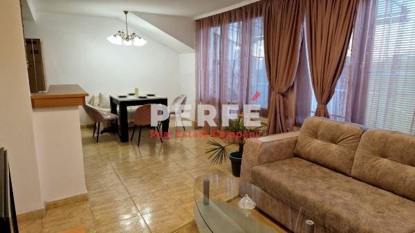 Продава се Тристаен апартамент в Бургас, Център - 85 кв.м за 2295 €/кв.м - Снимка #2