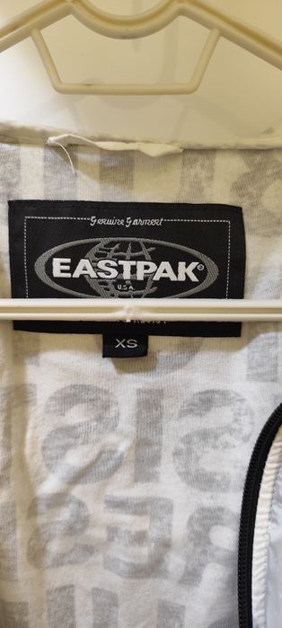 Яке пролетно тънко Eastpak