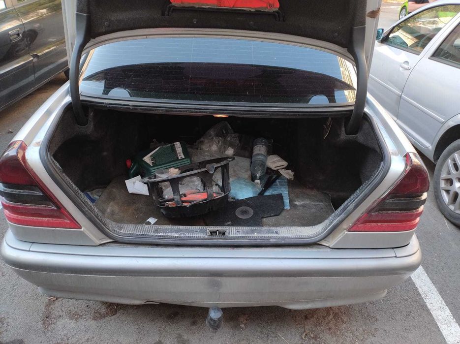 W 202 цял, прегрят двигател