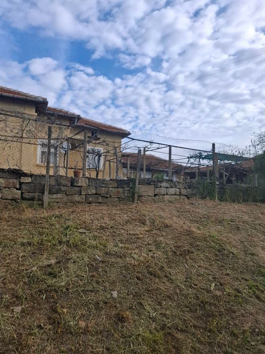Продава се Къща в Търговище, Въбел - 100 кв.м за 230 €/кв.м - Снимка #1