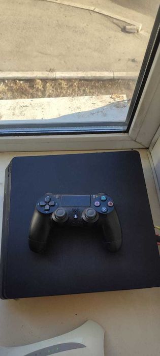 Playstation 4 slim