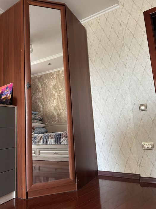 Продам шкафы плательные