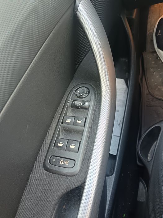Vând Peugeot 308