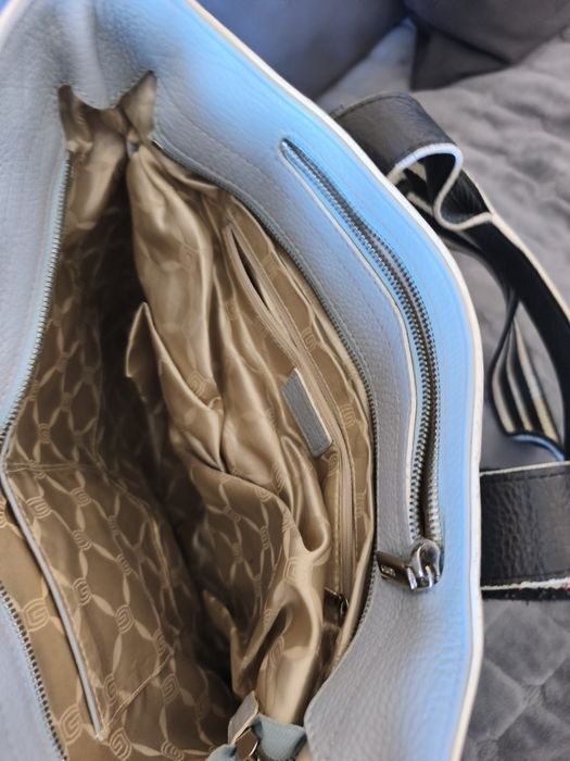 Продавам  италианска чанта естествена кожа