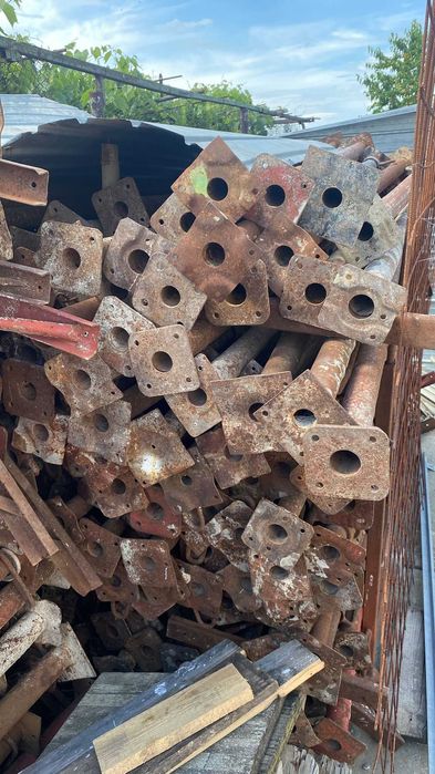 Schela metalica de vanzare