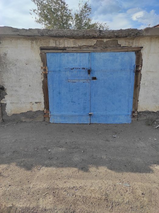 Продам гараж возле стадиона.