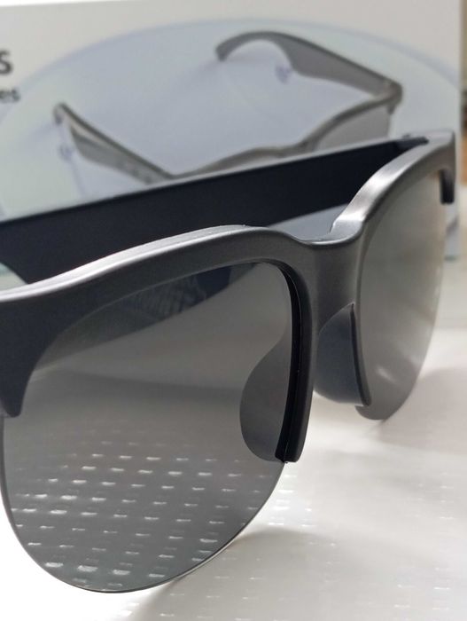 AI. Очила с преводач