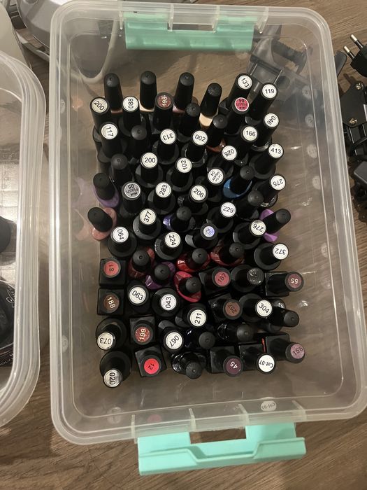 Продам материал для маникюра