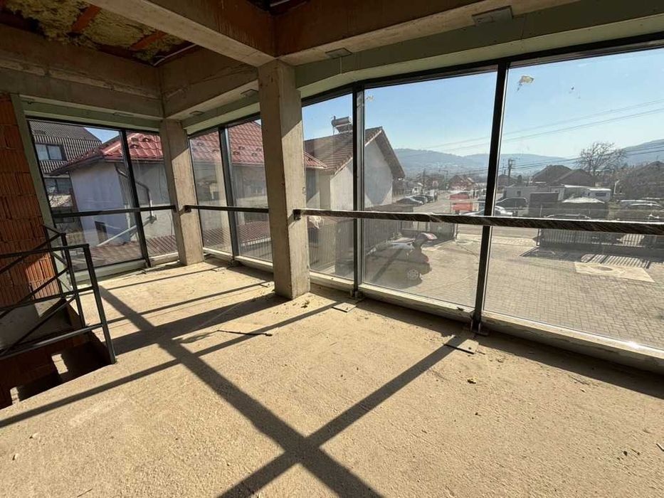 De Inchiriat: Spatiu comercial/Birouri/Clinica 162mp Open Space zona Muzeul Apei