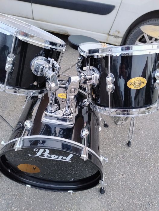 Продавам Pearl drums