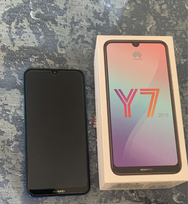 продам телефон Huawei Y7 2019
