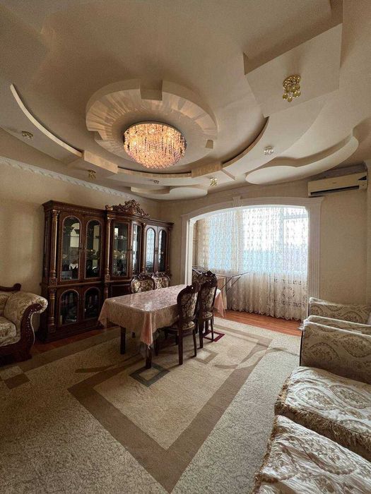 Kosmonavtlar va Oybek metrolariga yaqin qizlarga kvartira bez maklera