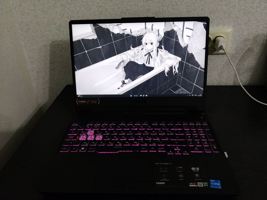 Продаю игровой ноутбук asus