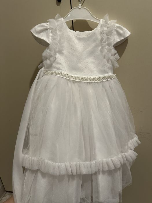 Продам Детское платье белое
