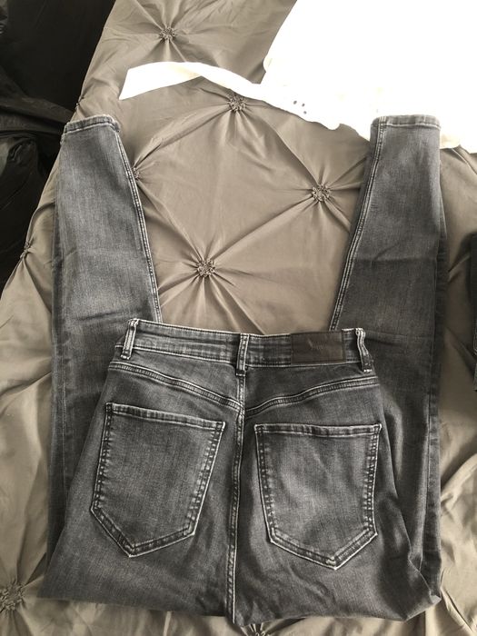 Blugi zara marimea s