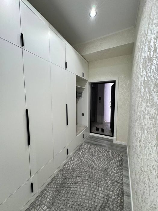 Chilonzor Novza metro yonida 2xonali kvartira SOTILADI!