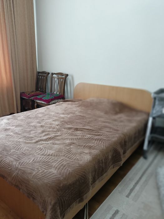 Продам кровать с матрасом