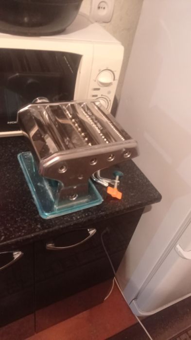 Продам Лапшарезку