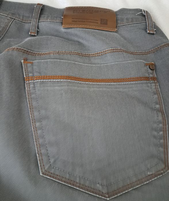 Мъжки дънки сиви