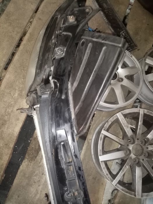 Телевизор на Ауди А4В6  из Германии