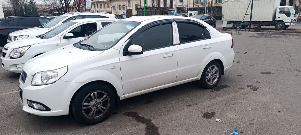 Nexia 3 avtomat sotiladi