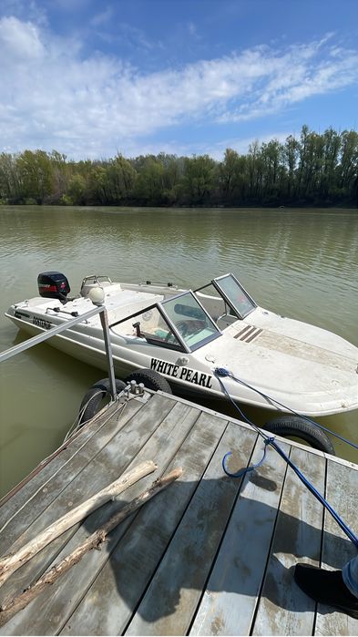 Barca Glastron Laraya + motor 40cp Mercury 4t injectie